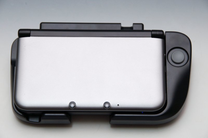 Circle Pad Pro 3DS XL 26.11.2012 (6)